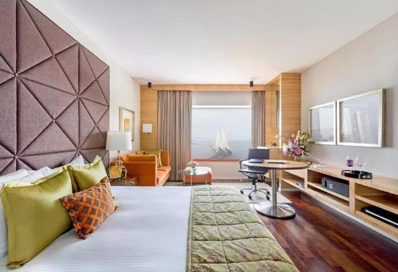 キングサイズベッドのデラックスルーム, Taj Lands End