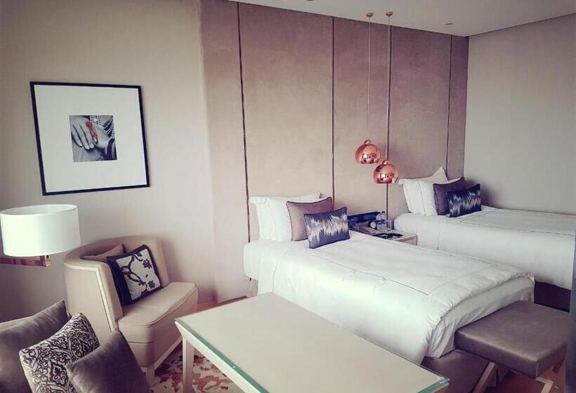 اتاق استاندارد با چشم‌انداز دریا, Taj Lands End