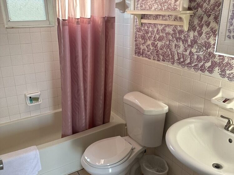 غرفة إقتصادية, The Floridian Inn