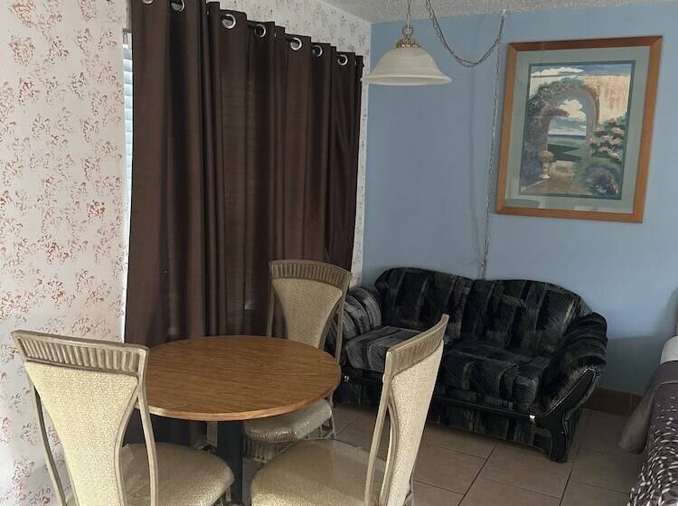 Номер Economy, The Floridian Inn