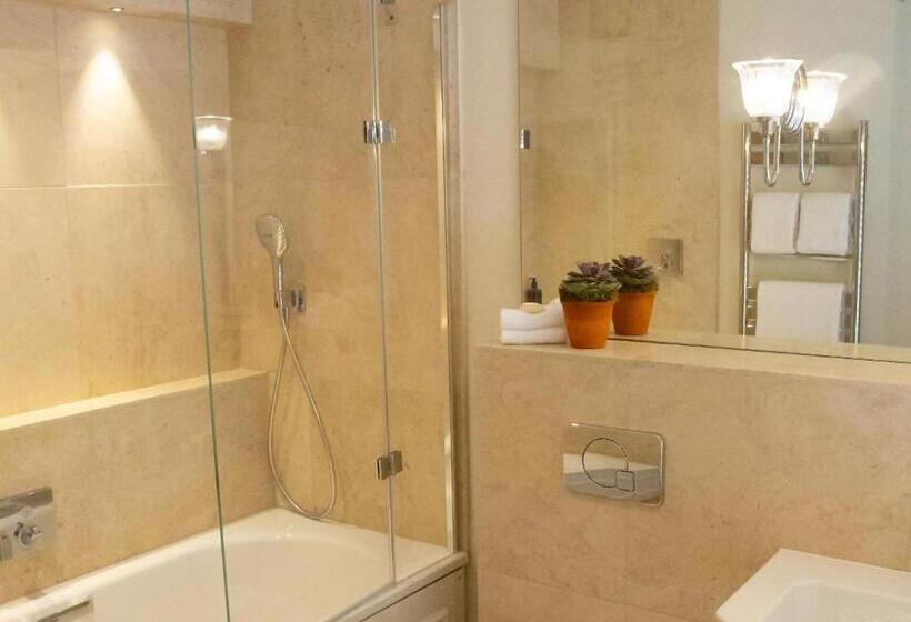 غرفة ديلوكس, The White Horse Inn