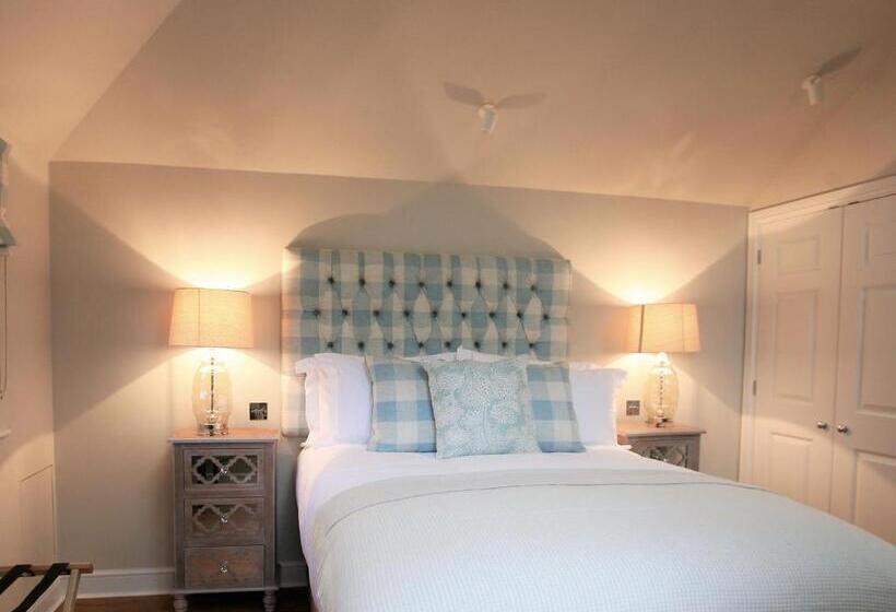 غرفة قياسية, The White Horse Inn