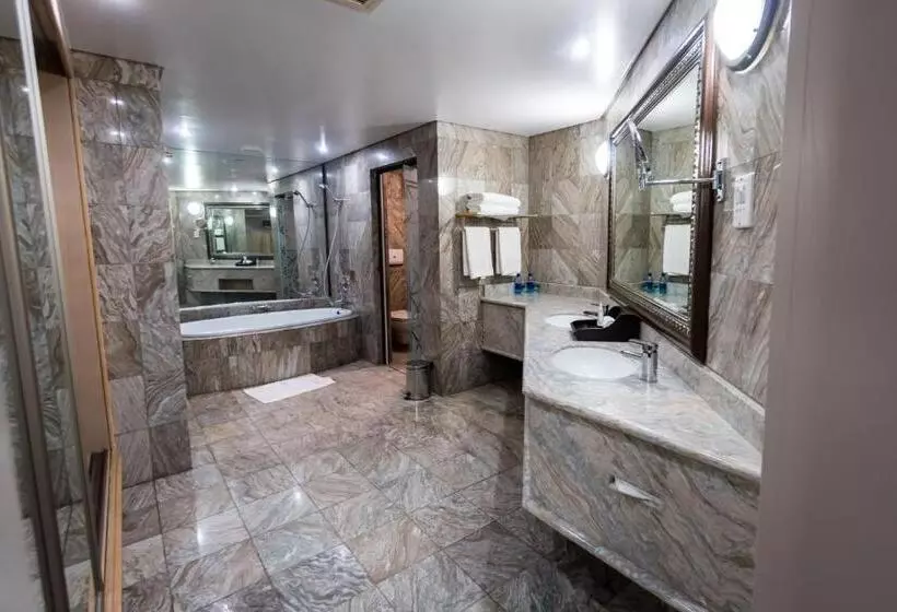 デラックススイート, Windhoek Country Club Resort