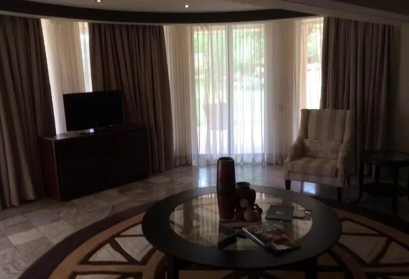 デラックススイート, Windhoek Country Club Resort