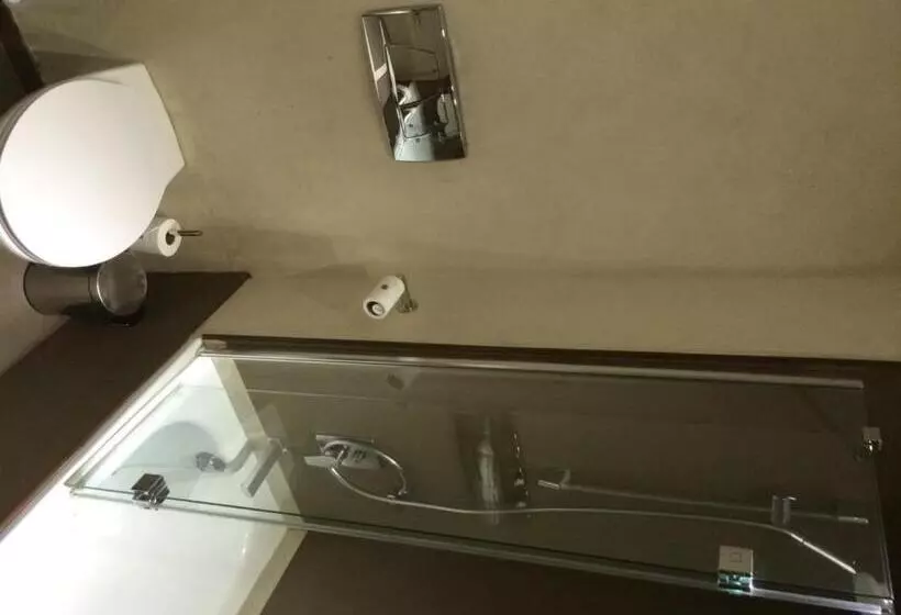 身障者適用スタンダードルーム, Windhoek Country Club Resort
