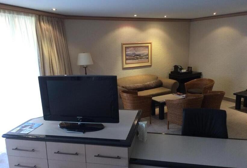 سوییت اجرایی, Windhoek Country Club Resort