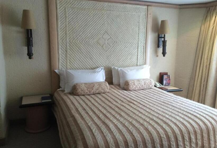 سوییت اجرایی, Windhoek Country Club Resort