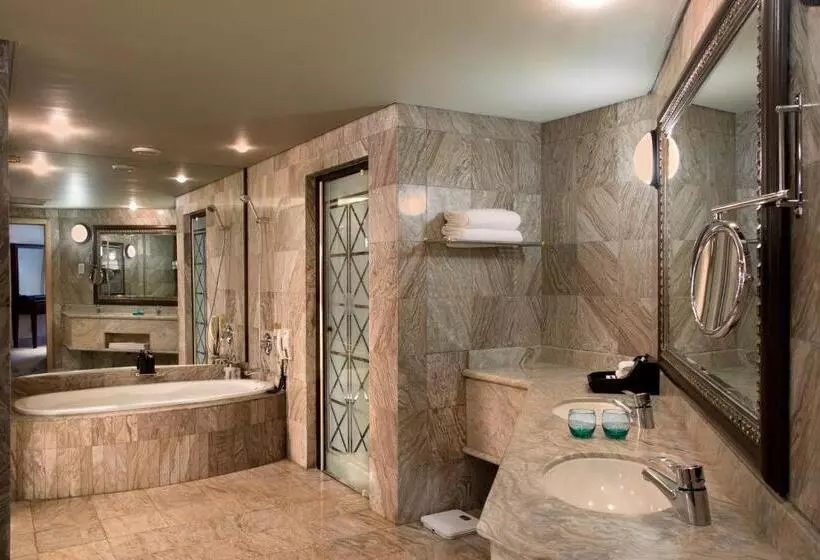 プレジデントスイートルーム, Windhoek Country Club Resort