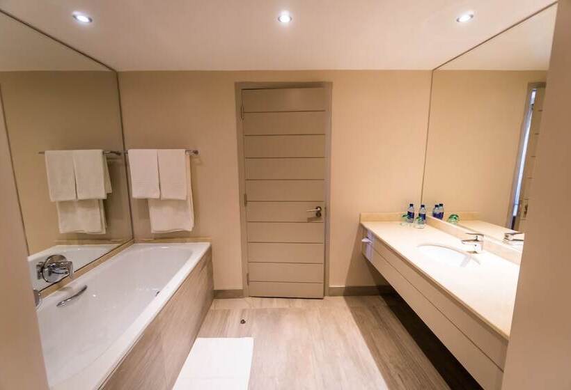 استودیوی استاندارد, Windhoek Country Club Resort