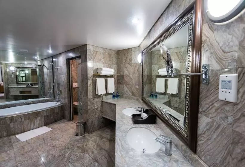 デラックススイート, Windhoek Country Club Resort
