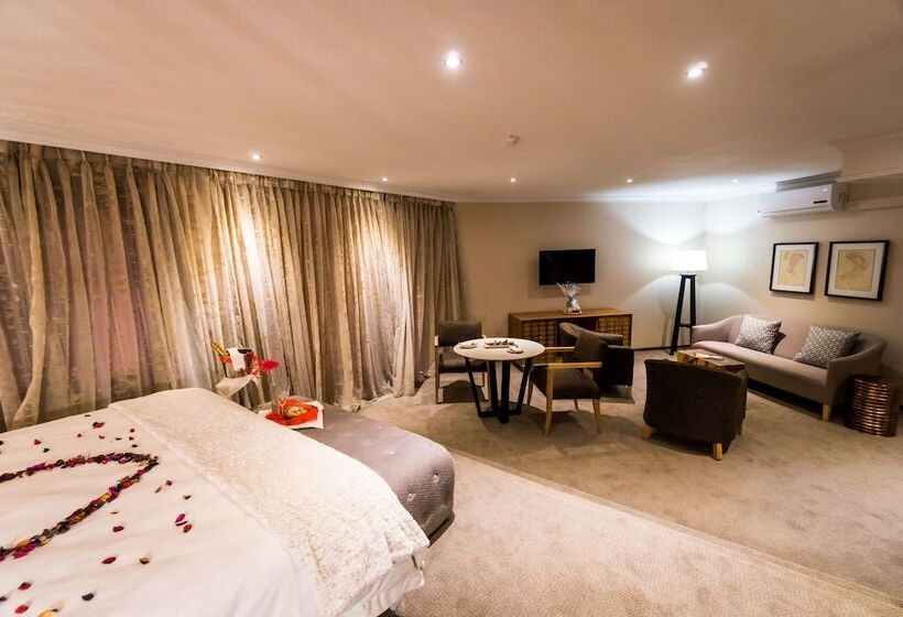 سوییت اجرایی, Windhoek Country Club Resort