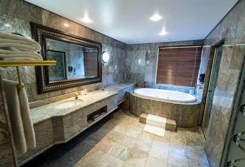 プレジデントスイートルーム, Windhoek Country Club Resort