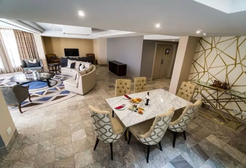 プレジデントスイートルーム, Windhoek Country Club Resort