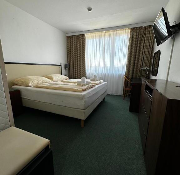 חדר סטנדרט נוף להרים, Horský Hotel Jelenovská S Bazénem V Ceně