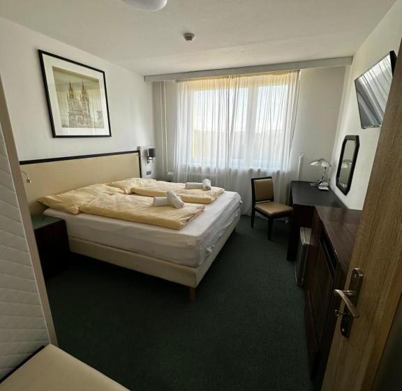 חדר סטנדרט נוף להרים, Horský Hotel Jelenovská S Bazénem V Ceně