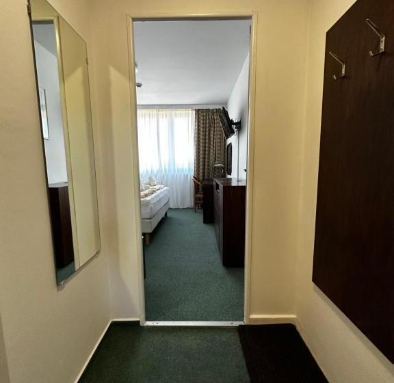 חדר סטנדרט נוף להרים, Horský Hotel Jelenovská S Bazénem V Ceně