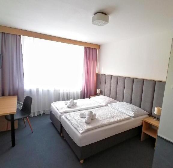 סוויטה נוף להרים, Horský Hotel Jelenovská S Bazénem V Ceně