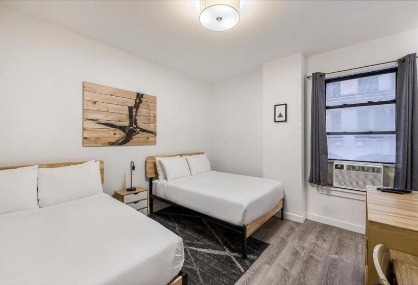 带2个双人床的标准工作室, 27 By Luxurban