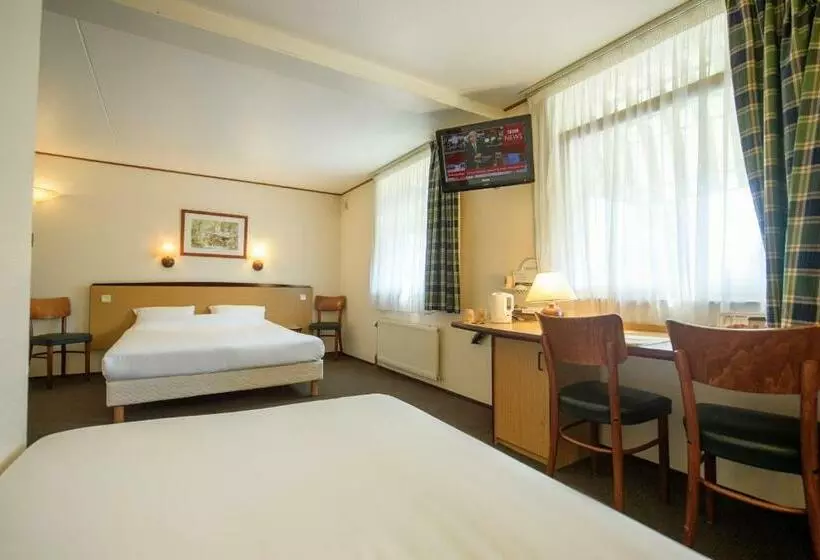 Standard Kolmen Hengen Huone, Campanile Hotel & Restaurant Zwolle
