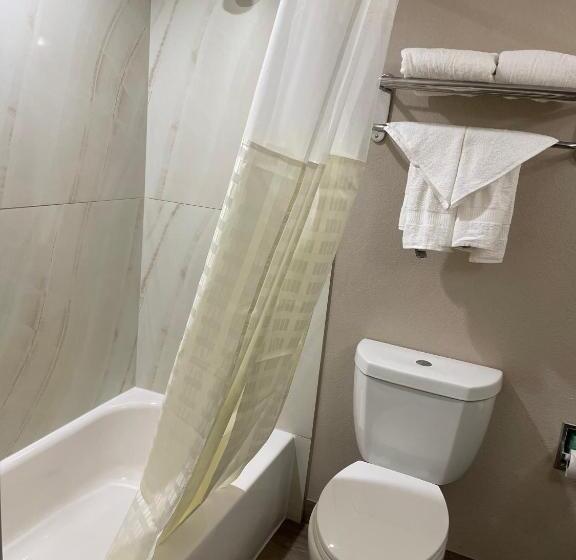 스위트 킹사이즈 침대, Clarion Pointe Atlanta Airport College Park