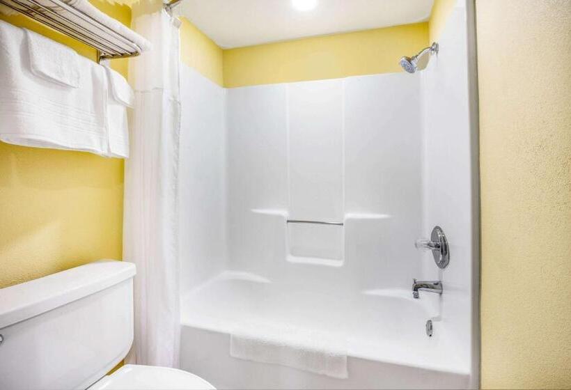 Люкс Deluxe Кровать Кинг, Days Inn By Wyndham Banning Casino/outlet Mall