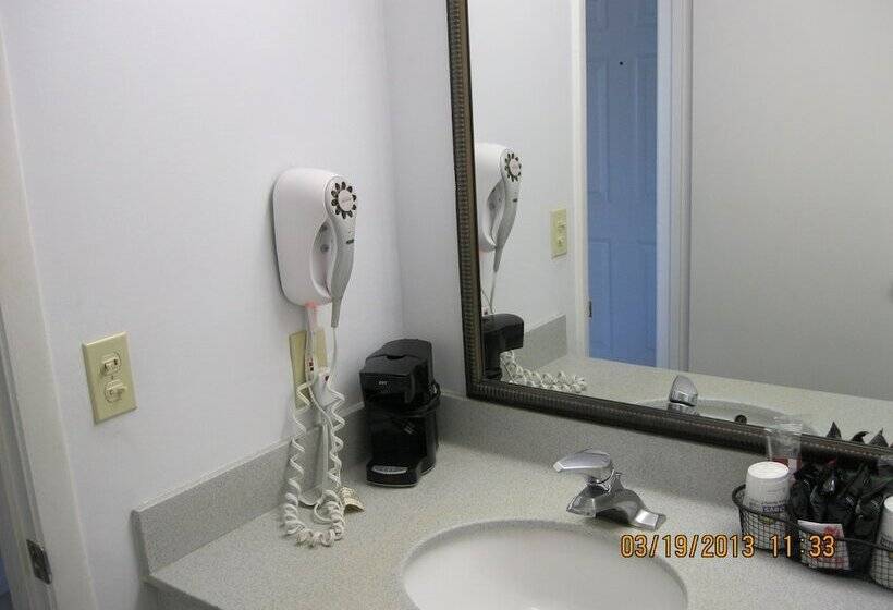 غرفة قياسية سرير مزدوج مطلة على البحر, Days Inn By Wyndham Daytona Oceanfront