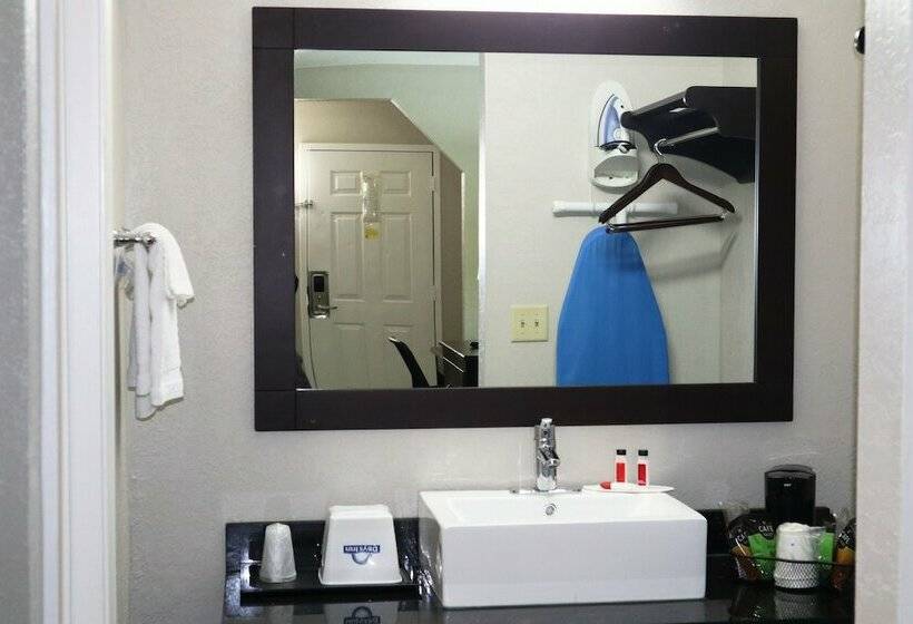 غرفه قياسيه سريرين مزدوجين, Days Inn By Wyndham Moulton