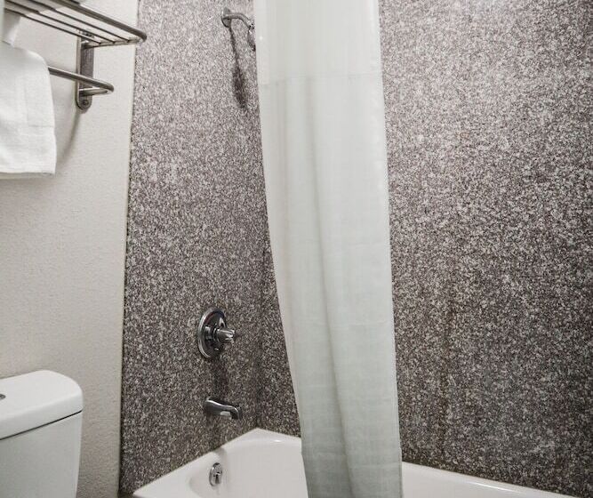 غرفه قياسيه سريرين مزدوجين, Days Inn By Wyndham Moulton