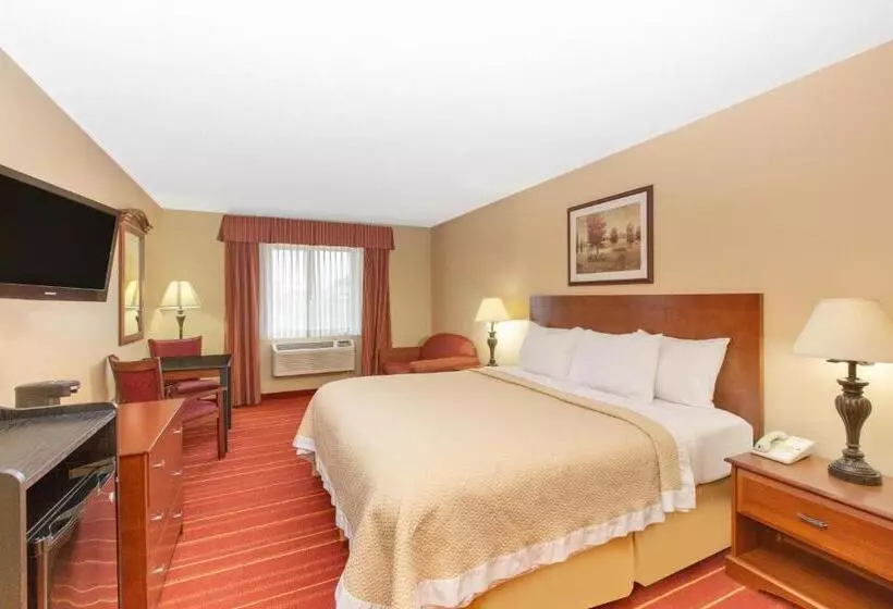 Standard-huone King-vuode, Days Inn By Wyndham Salina I70