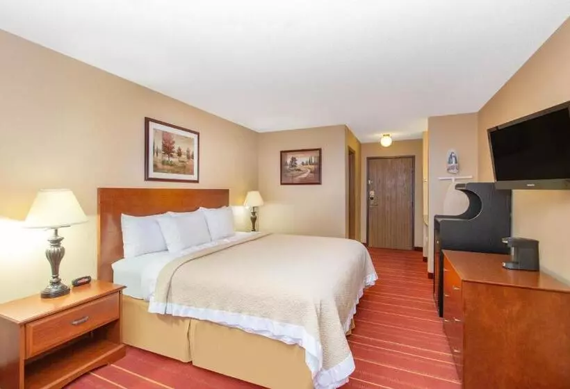 Standard-huone King-vuode, Days Inn By Wyndham Salina I70