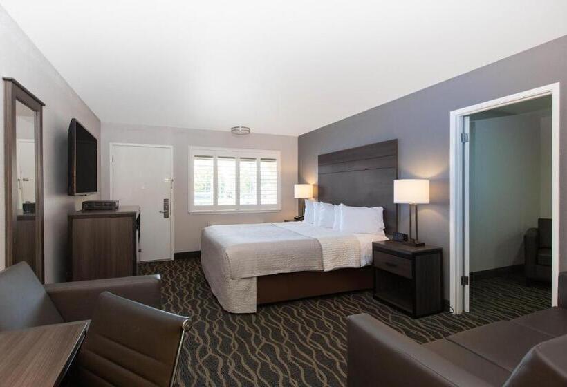 带2个卧室的套房, Days Inn By Wyndham Ukiah