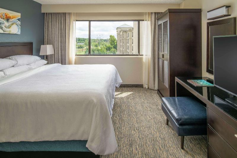 스위트 킹사이즈 침대, Embassy Suites By Hilton Seattle Tacoma International Airport