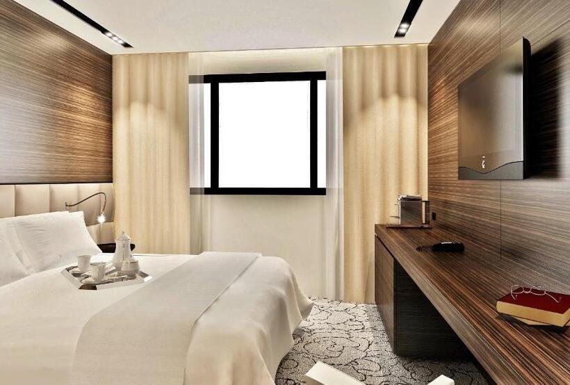 חדר אקזקיוטיב, Howard Hotel Paris Orly Airport