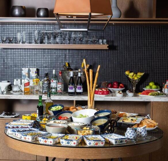 Club Room King Bed, Hyatt Regency Baku