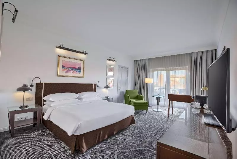 Club Room King Bed, Hyatt Regency Baku