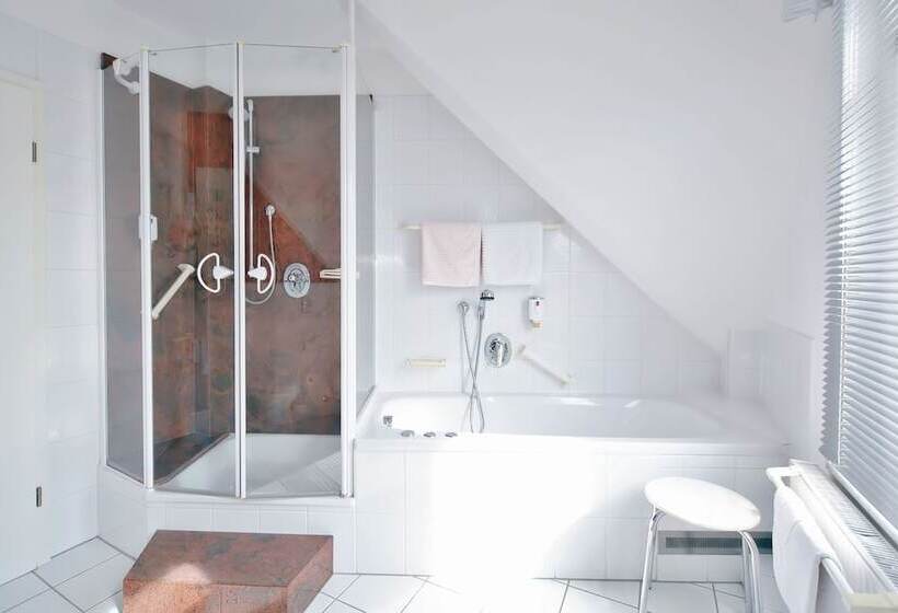 コンフォートルーム, Jugendstil