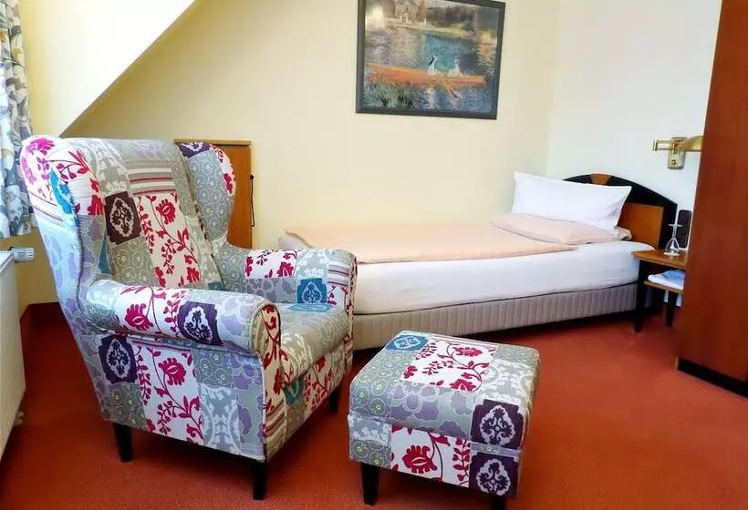 Chambre Standard Individuelle, Jugendstil