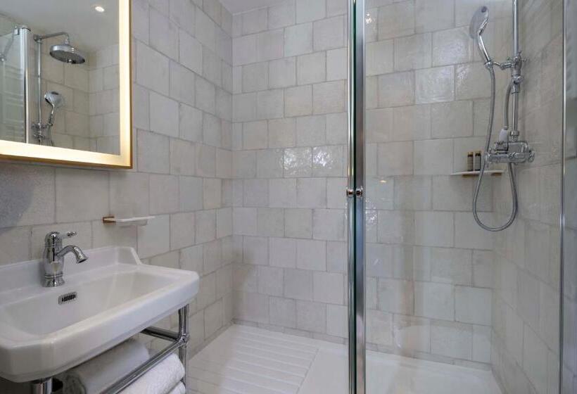 コンフォートルーム, Les Jardins Du Luxembourg