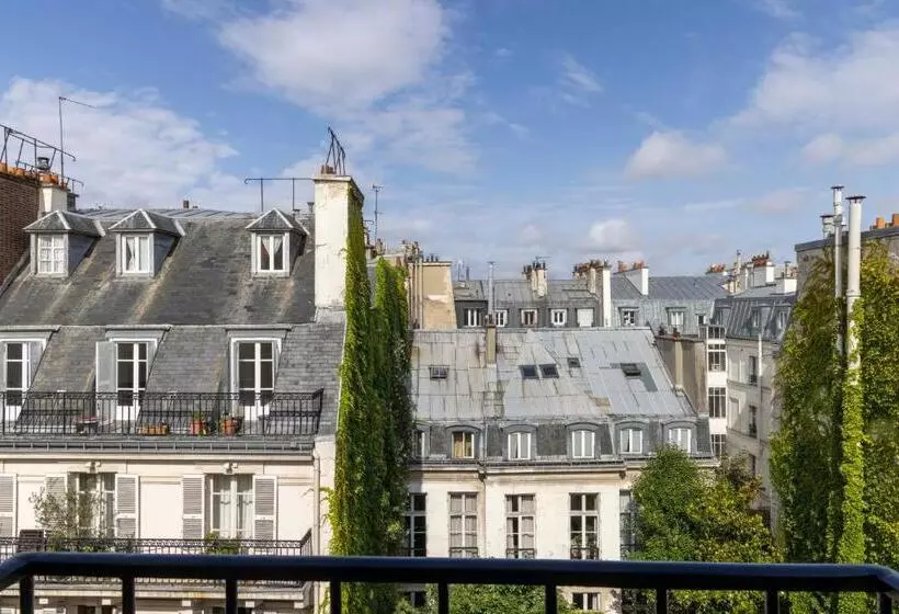 اتاق سوپریور, Les Jardins Du Luxembourg