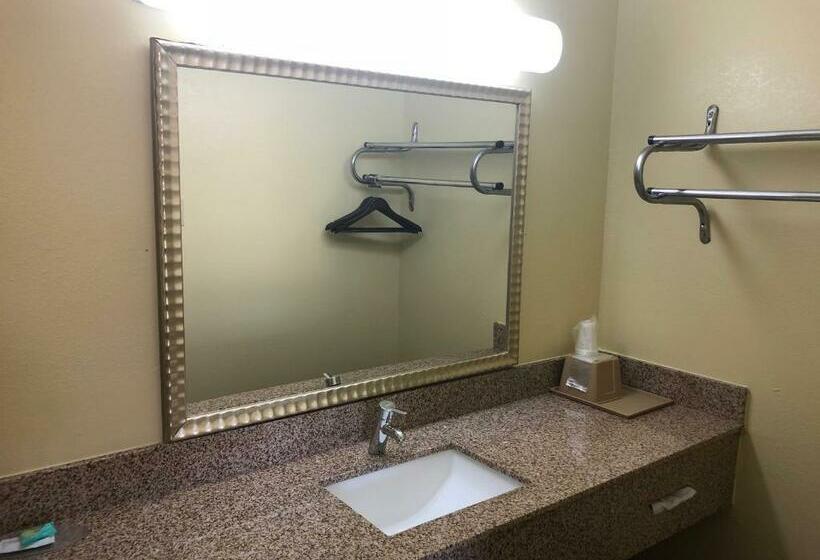 غرفة قياسية سرير كينج, Liberty Inn   Collins