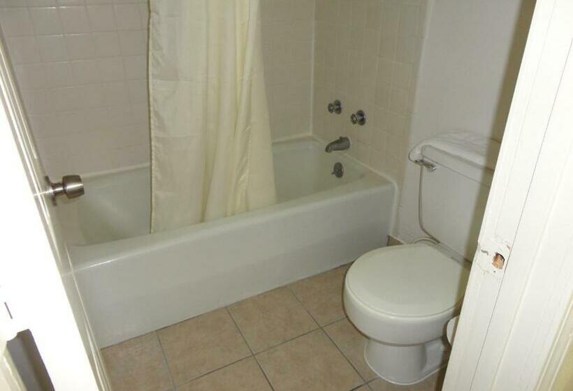 غرفة قياسية سرير كينج, Liberty Inn   Collins