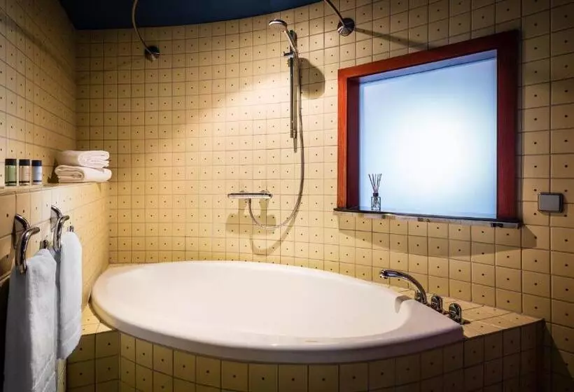 سوییت جونیور, Penck Hotel Dresden