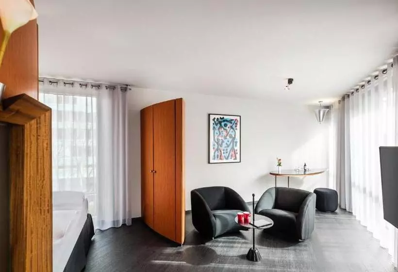 سوییت جونیور, Penck Hotel Dresden
