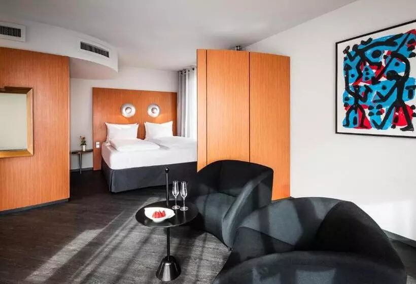 سوییت جونیور, Penck Hotel Dresden
