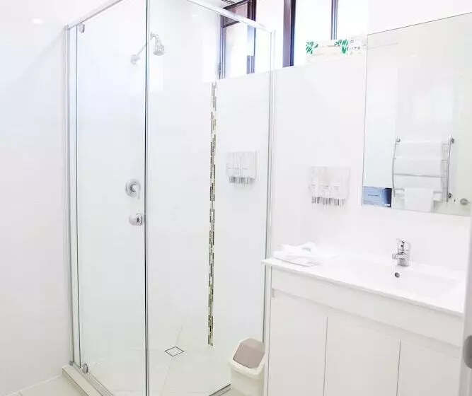 ویلای 2 خوابه, Quality Hotel Robertson Gardens