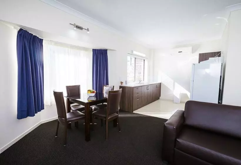 ویلای 2 خوابه, Quality Hotel Robertson Gardens
