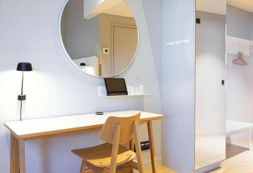 غرفة قياسية فردية, Scandic Helsinki Aviapolis