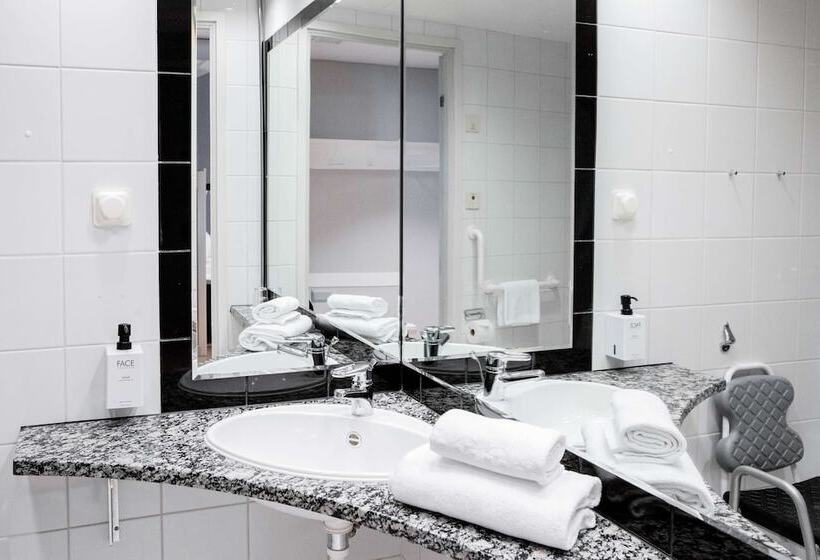 غرفة قياسية فردية, Scandic Helsinki Aviapolis