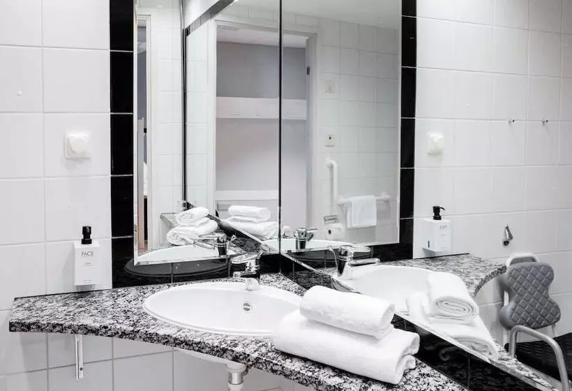 اتاق استاندارد یک نفره, Scandic Helsinki Aviapolis