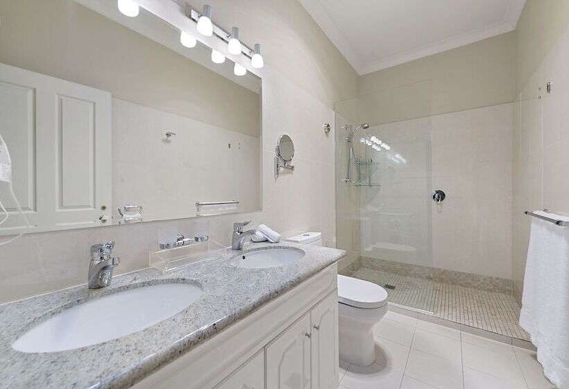 Семейный Номер, The Grand Hotel Launceston